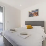 Vakantiehuis 5 Bedroom Cozy In