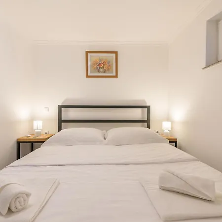 5 Bedroom Cozy In