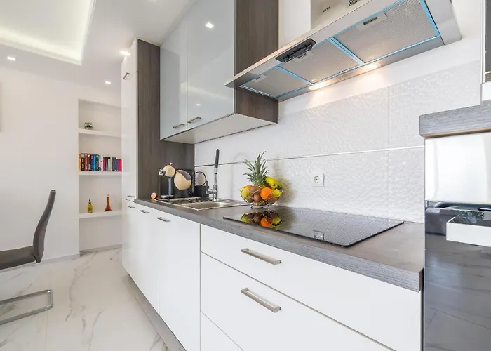 5 Bedroom Cozy In Nyaraló