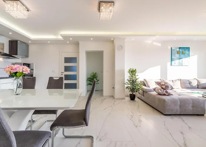 5 Bedroom Cozy In Nyaraló
