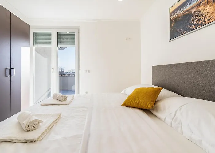 Дом отдыха 5 Bedroom Cozy In Врси
