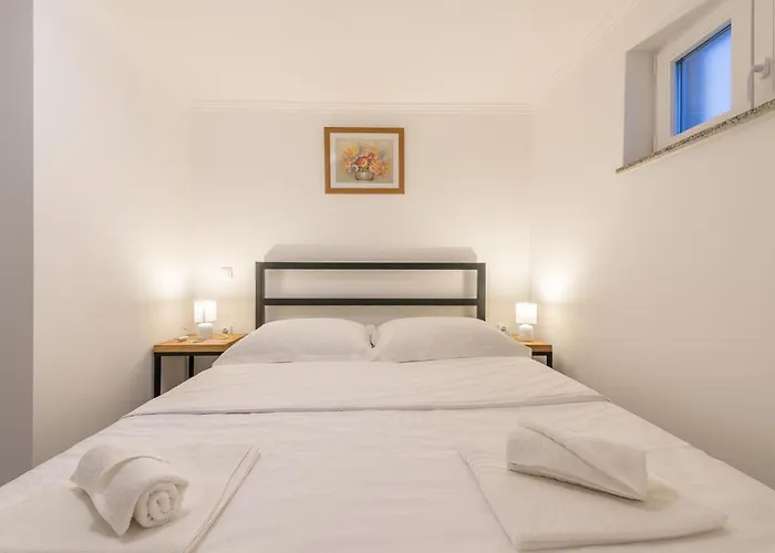 5 Bedroom Cozy In
